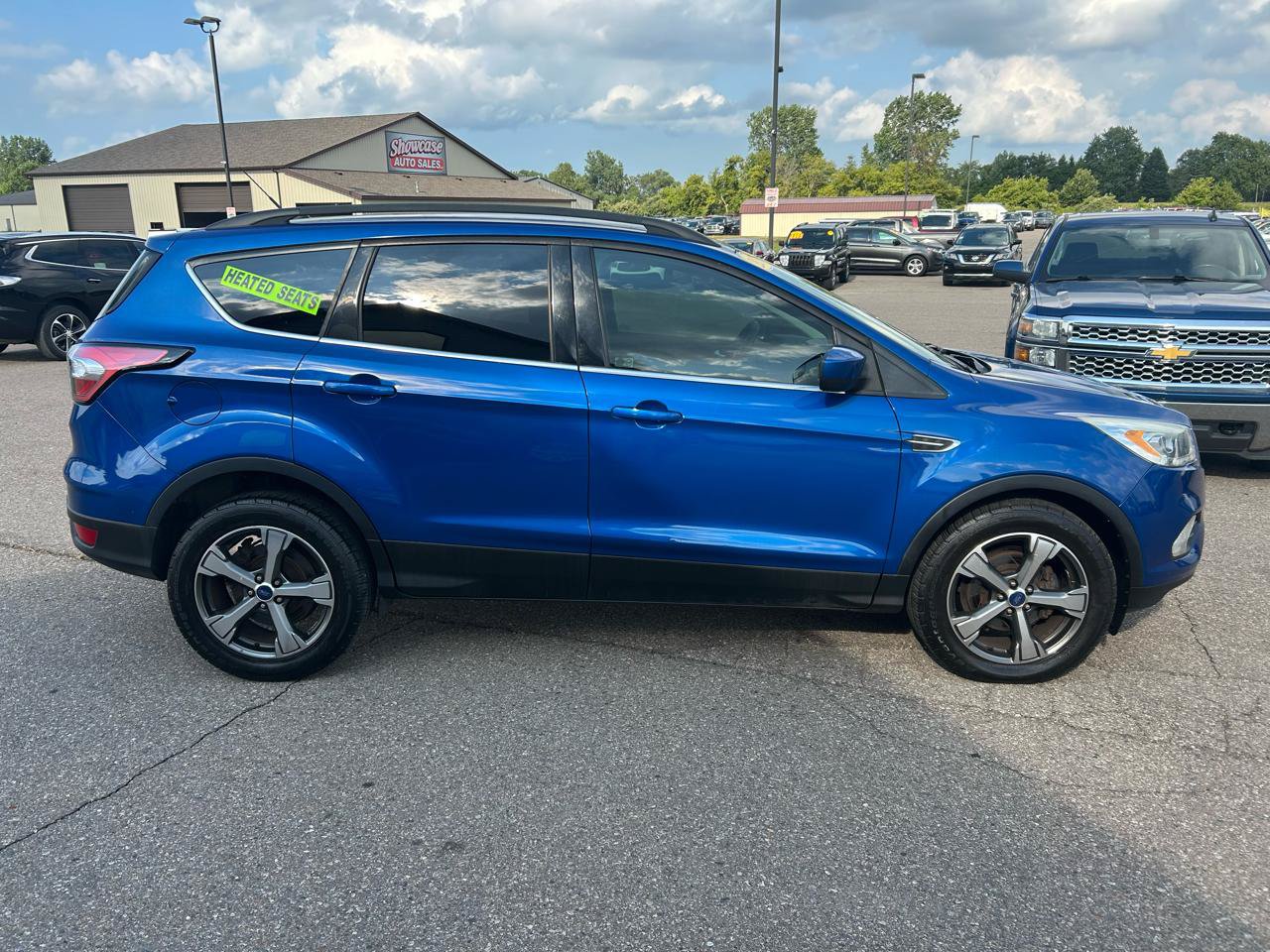Used 2017 Ford Escape SE w/ Equipment Group 201A FWD image 4