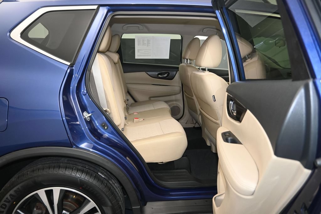 Used 2019 Nissan Rogue SV w/ Premium Package FWD image 25