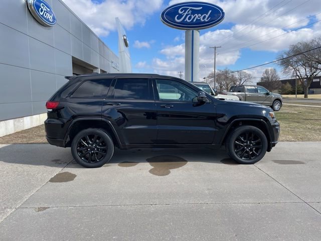 Used 2021 Jeep Grand Cherokee Laredo X image 16