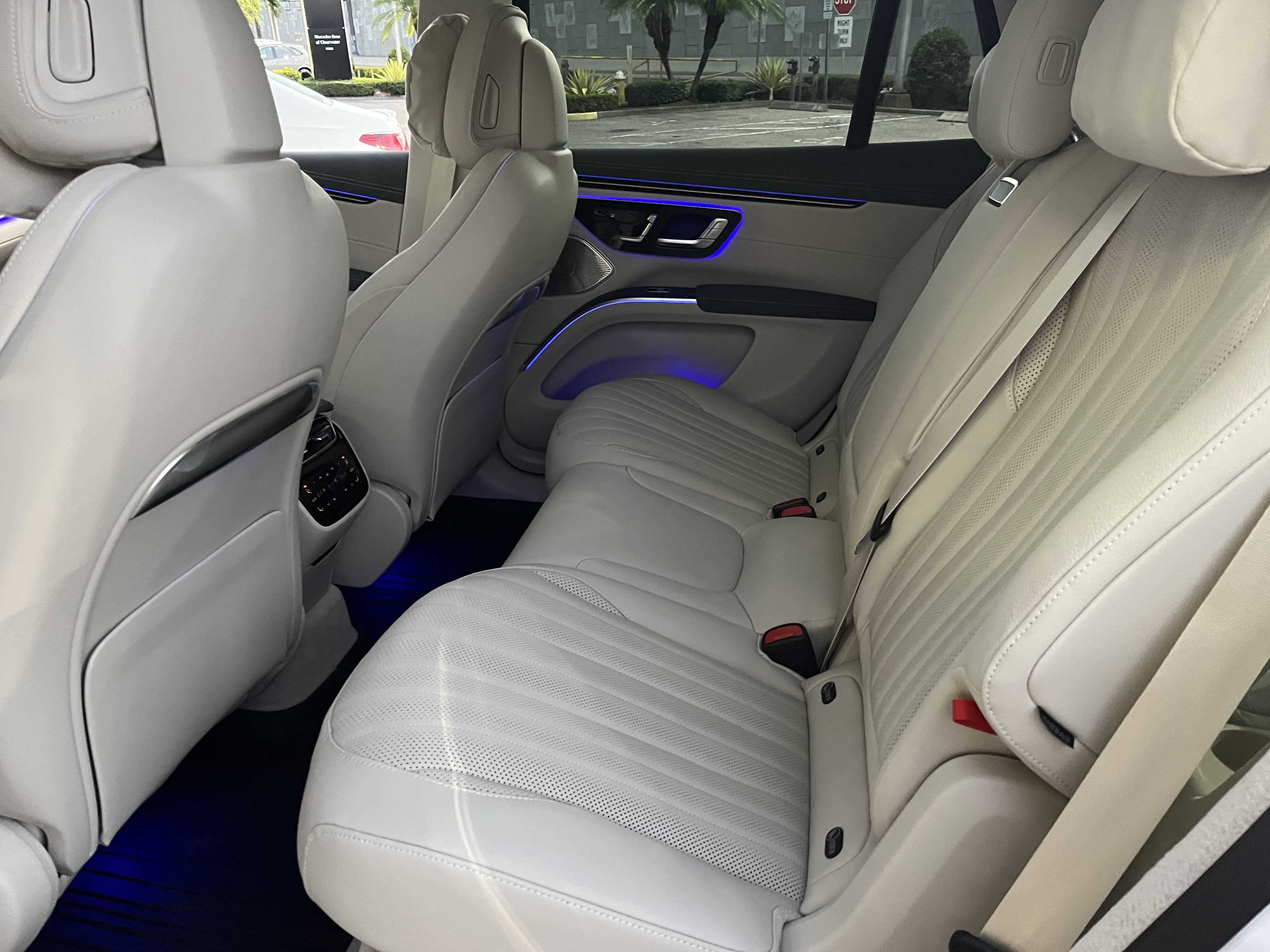 New 2026 Mercedes-Benz EQS 400 4MATIC SUV image 15