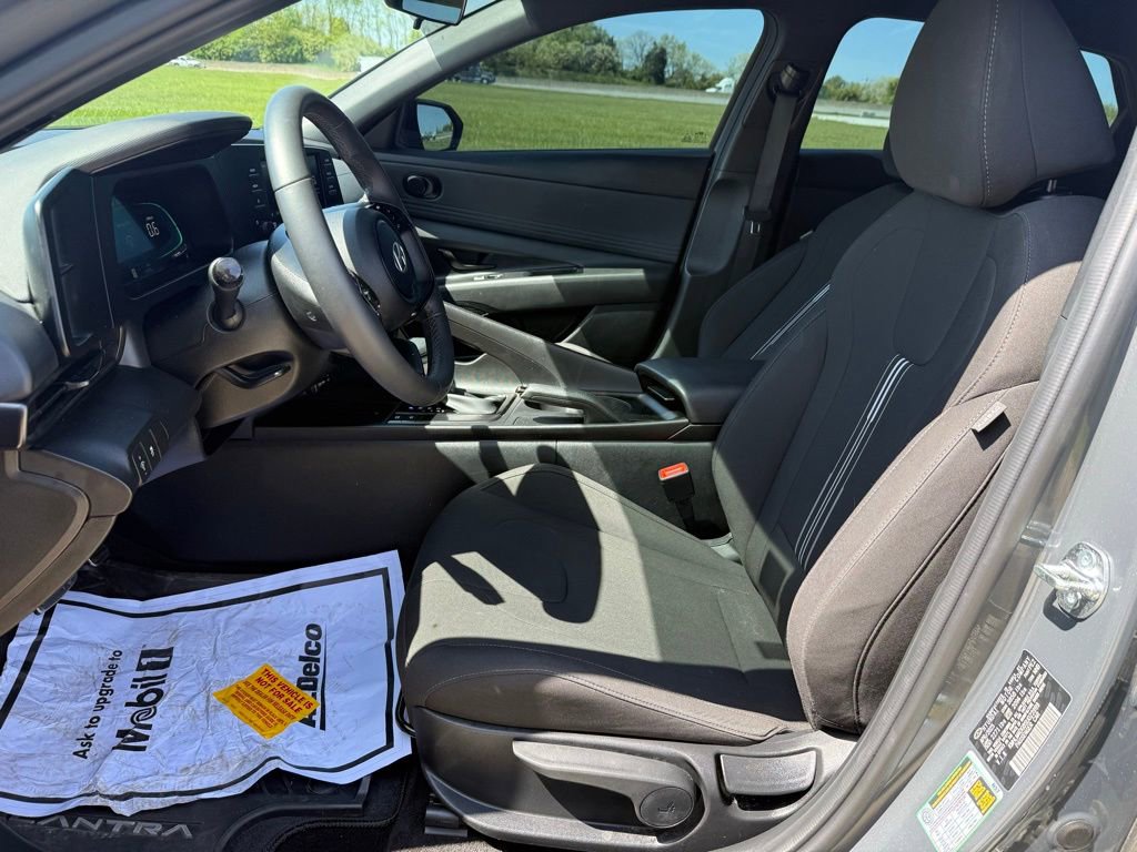 Used 2025 Hyundai Elantra Sport FWD image 25