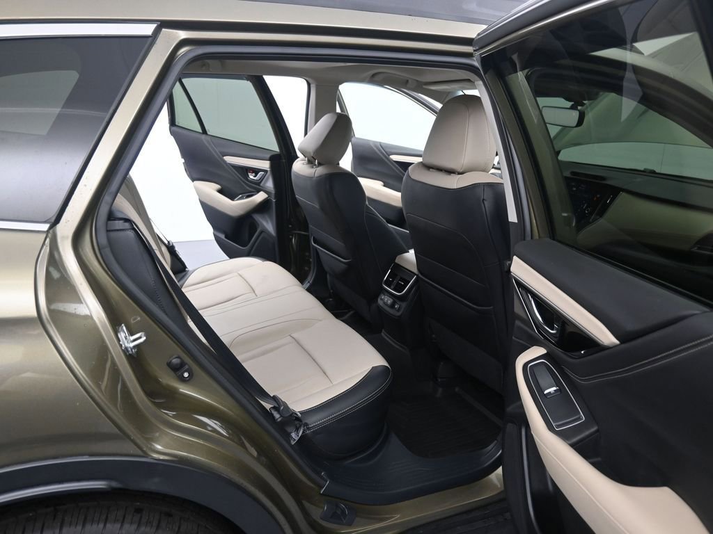 Used 2021 Subaru Outback Limited image 17