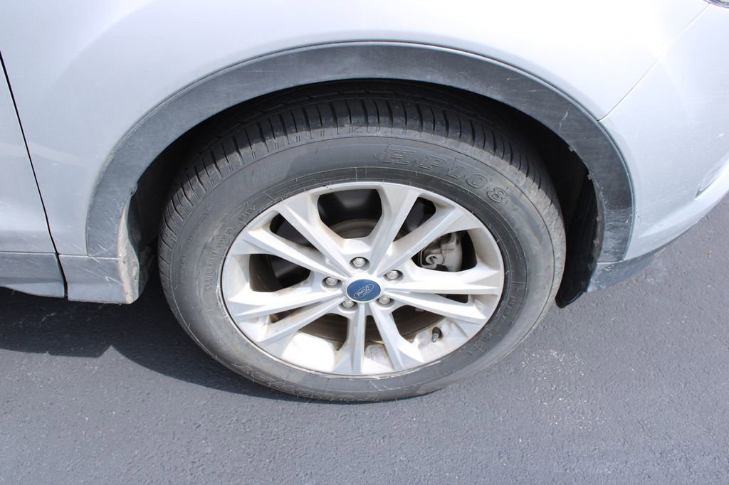 Used 2019 Ford Escape SE image 4