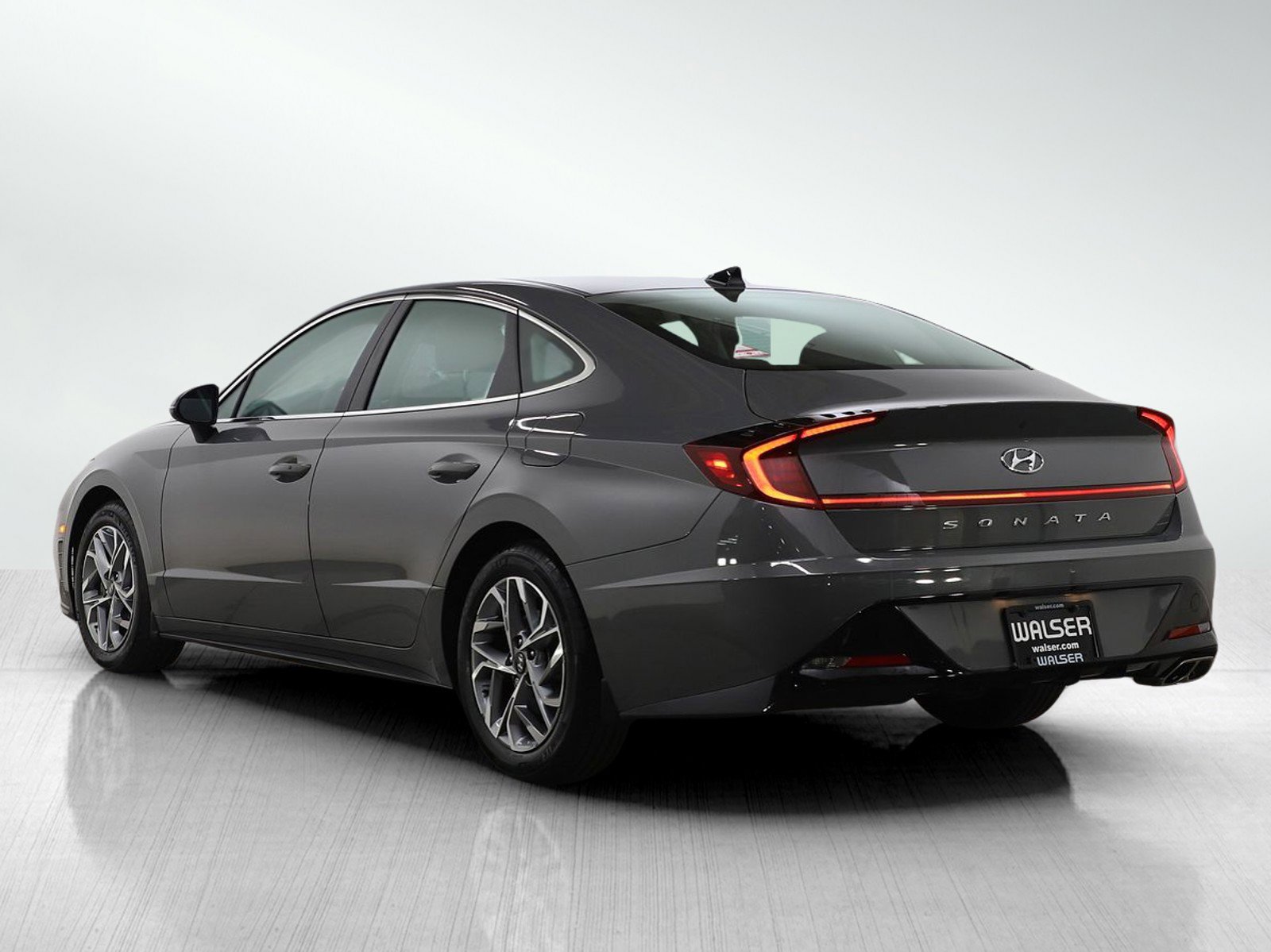 Used 2023 Hyundai Sonata SEL image 3