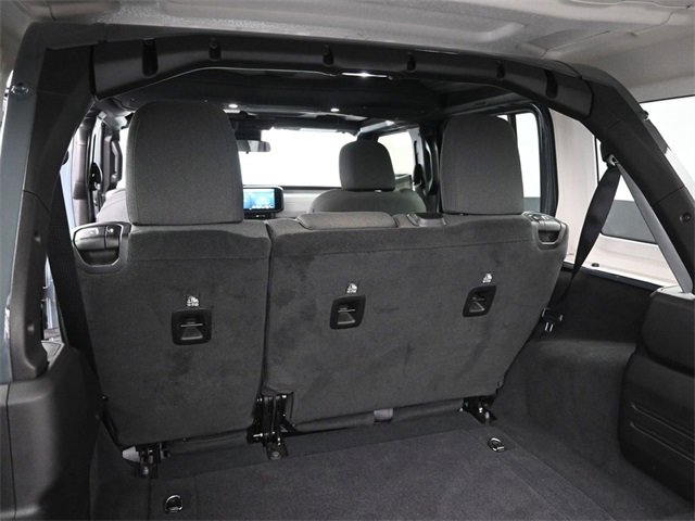 Used 2025 Jeep Wrangler Willys image 34