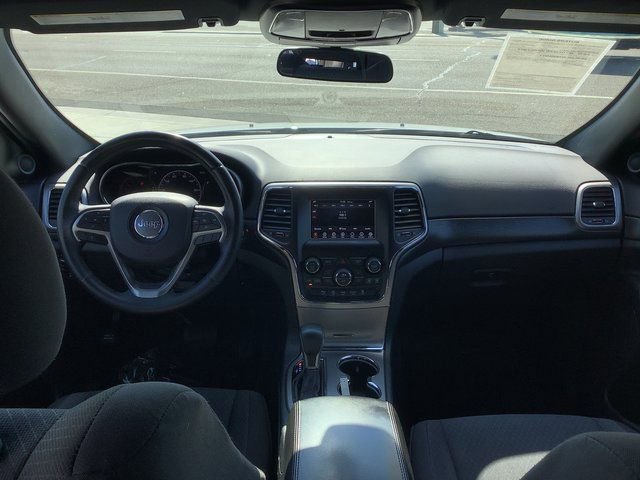 Used 2018 Jeep Grand Cherokee Laredo RWD image 6