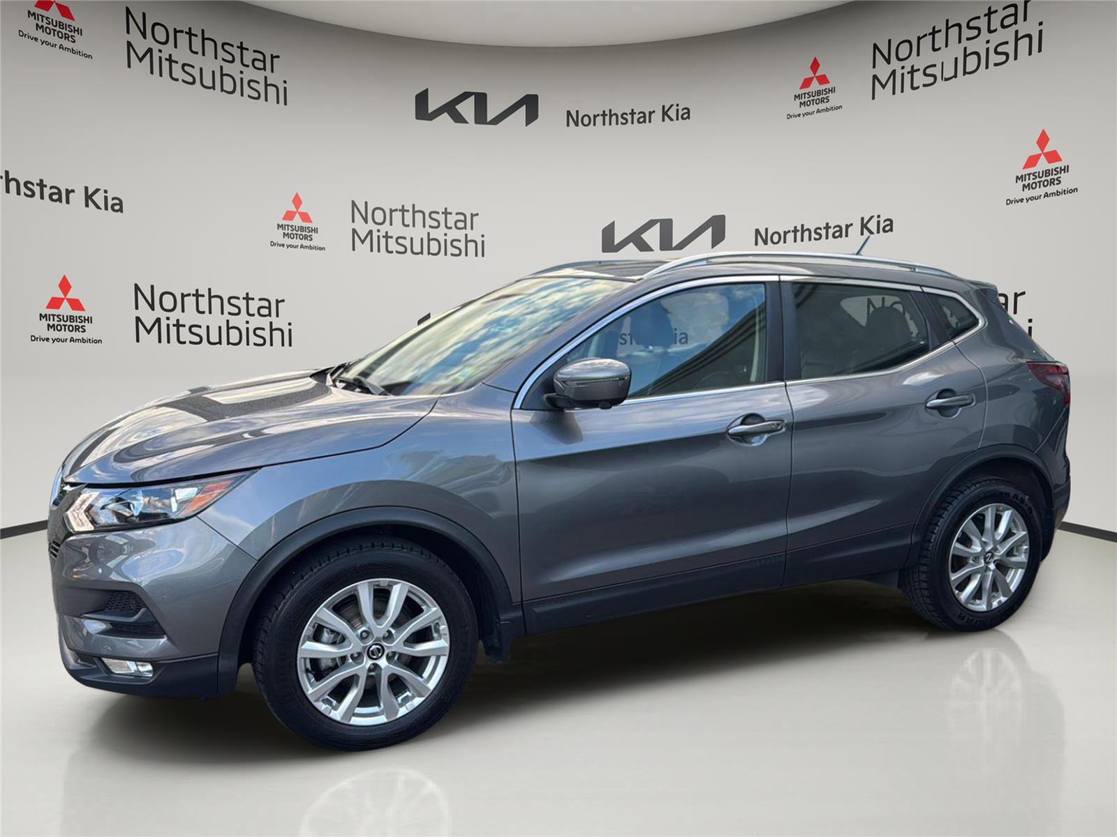 Used 2022 Nissan Rogue Sport SV w/ Technology Package AWD/4WD image 1
