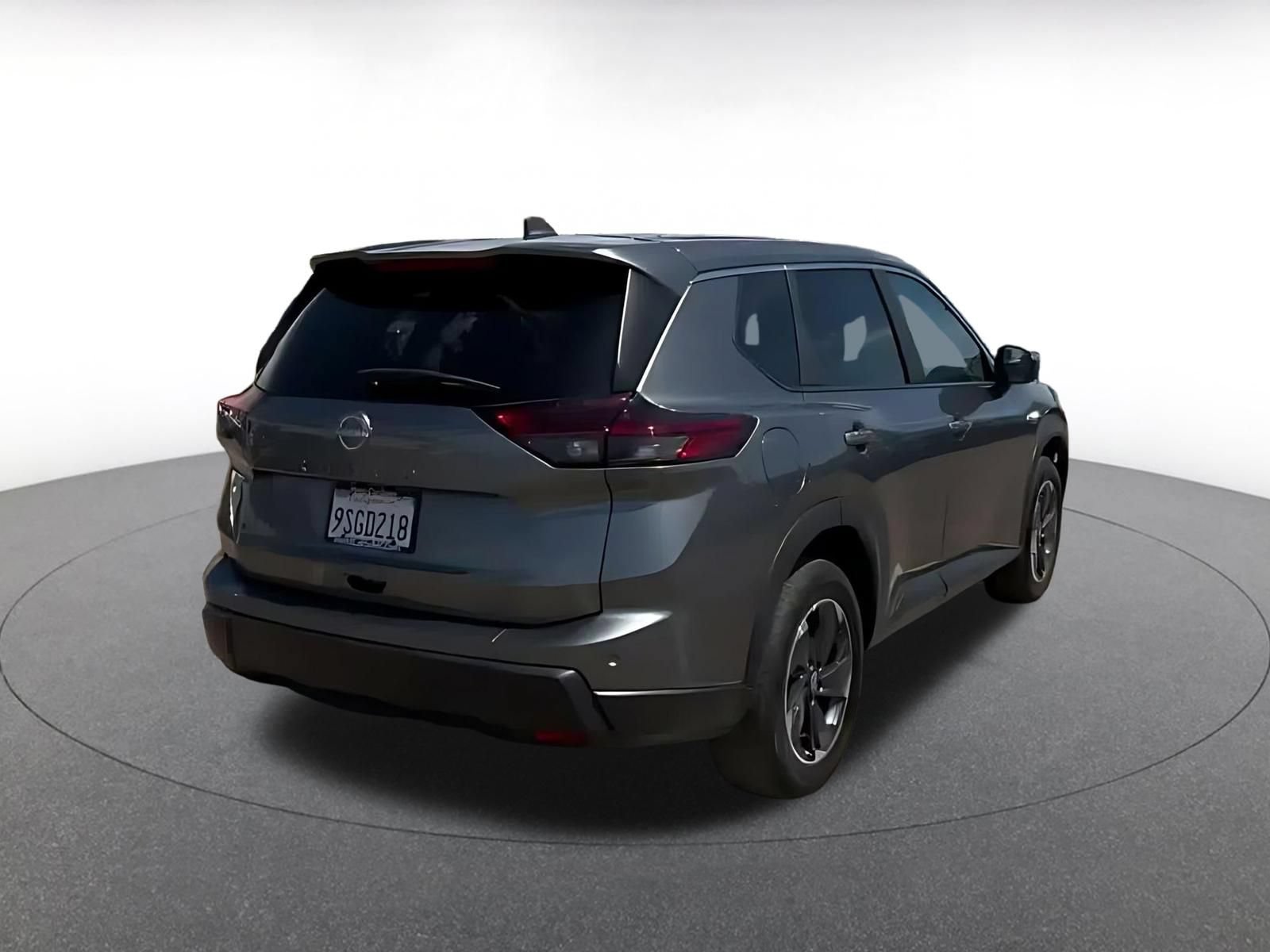 Used 2025 Nissan Rogue SV FWD image 13