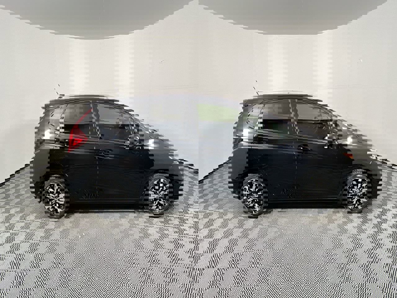 Used 2020 Honda Fit EX image 2