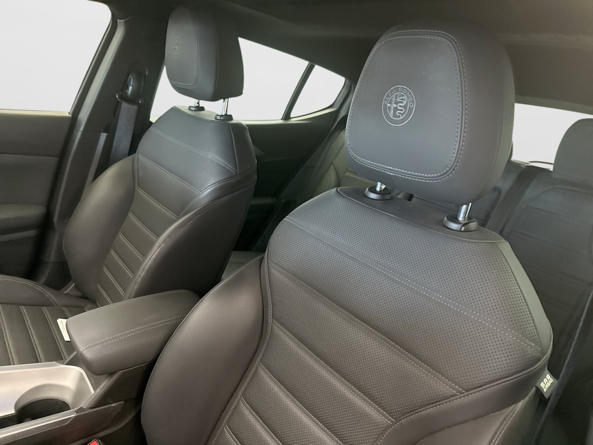 Used 2024 Alfa Romeo Tonale Ti w/ Premium Interior Package AWD/4WD image 9