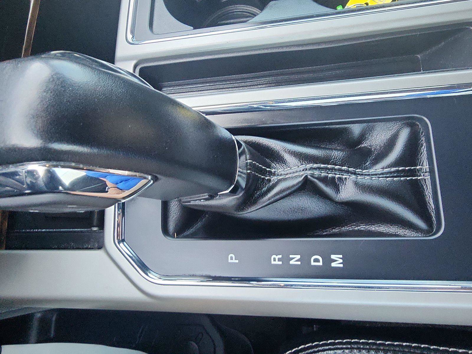 Used 2020 Ford F150 Lariat w/ Trailer Tow Package image 19