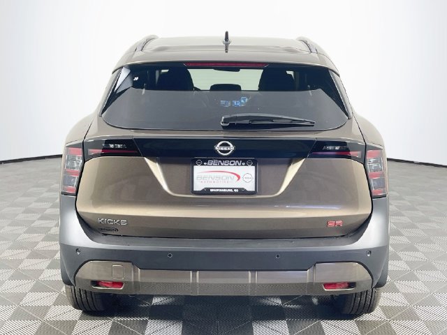 New 2026 Nissan Kicks SR FWD image 6