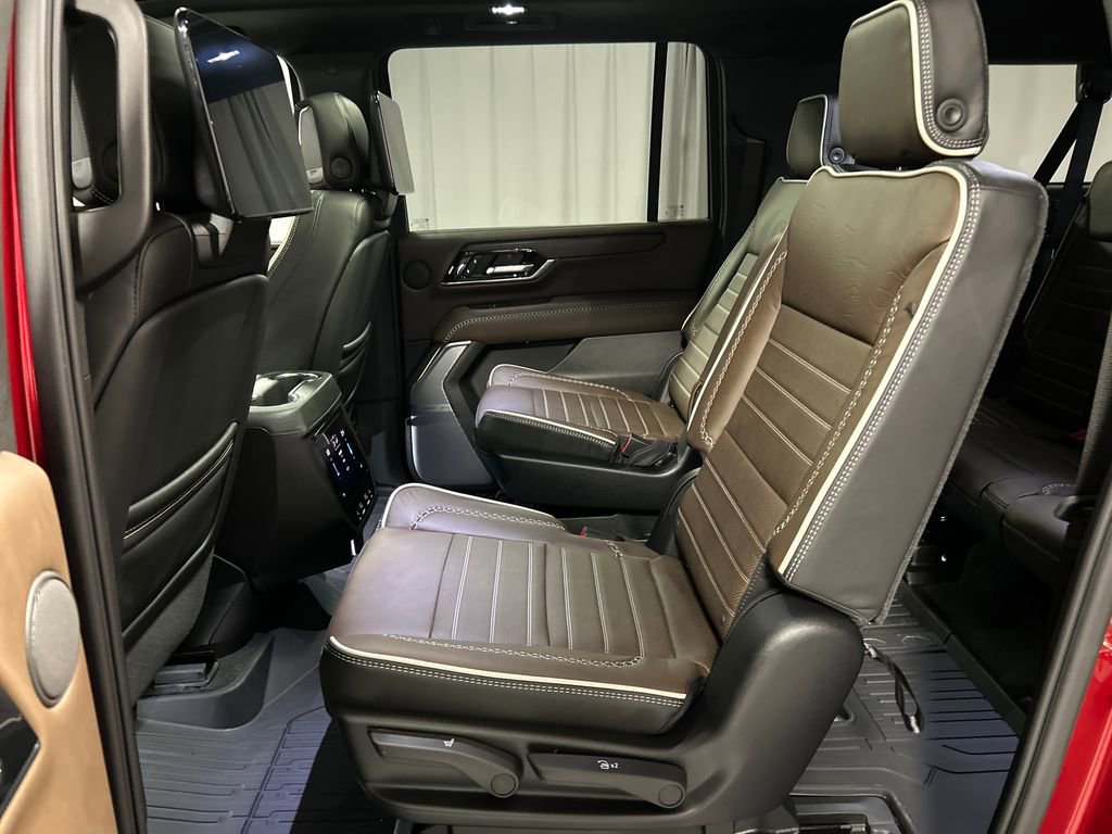 New 2026 GMC Yukon XL Denali Ultimate w/ LPO, Floor Liner Package AWD/4WD image 21
