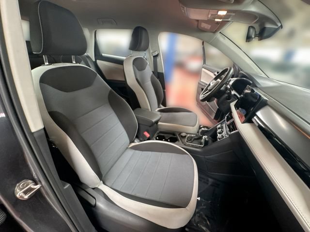 Certified 2025 Volkswagen Taos S AWD/4WD image 25