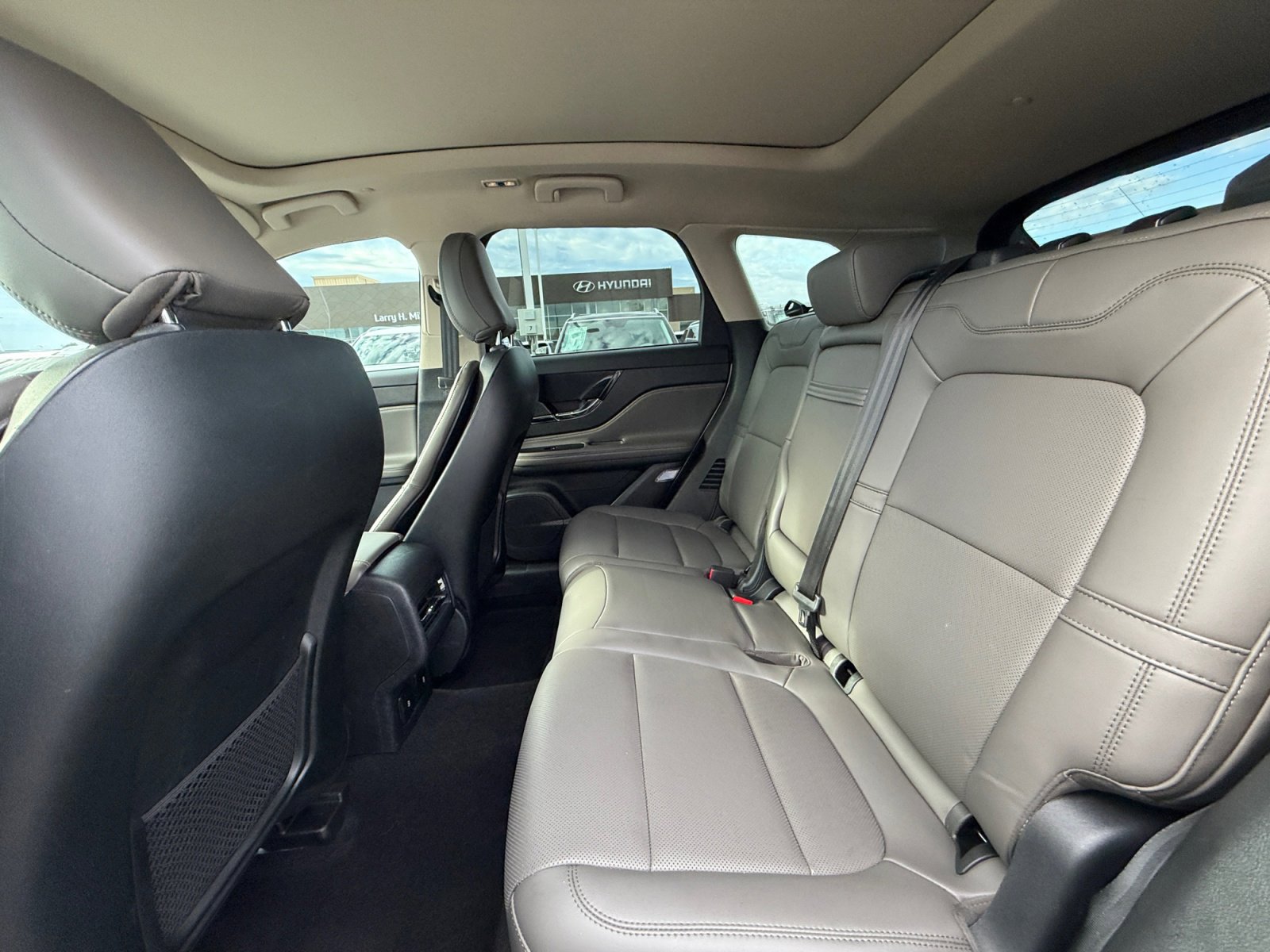 Used 2024 Lincoln Corsair FWD w/ Equipment Group 101A image 17