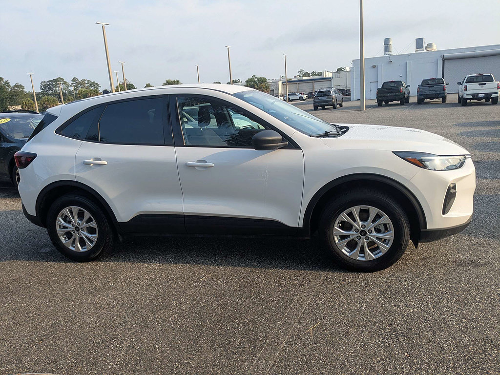 Used 2025 Ford Escape Active AWD/4WD image 3