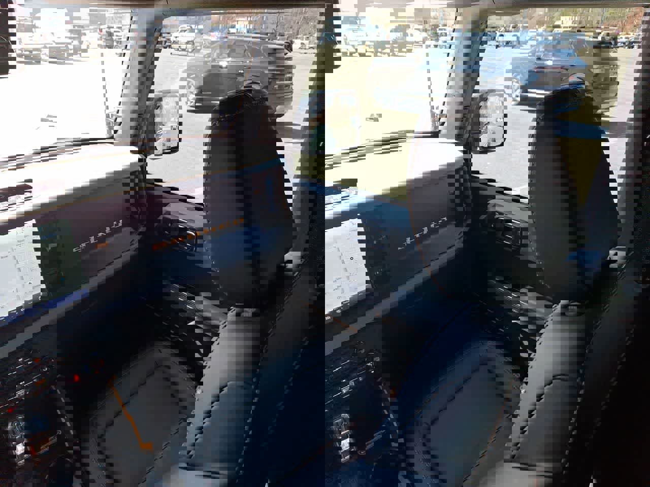 Used 2023 Ford Bronco Badlands image 11