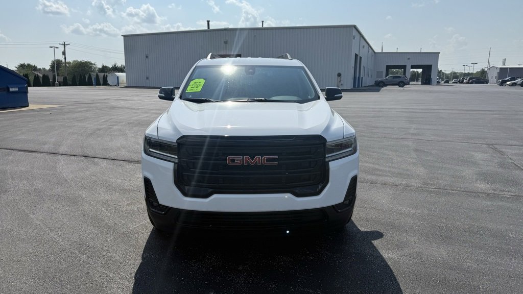 Used 2023 GMC Acadia SLT w/ Elevation Edition image 2