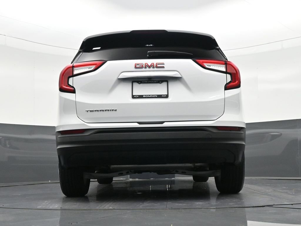 Used 2024 GMC Terrain SLE image 25