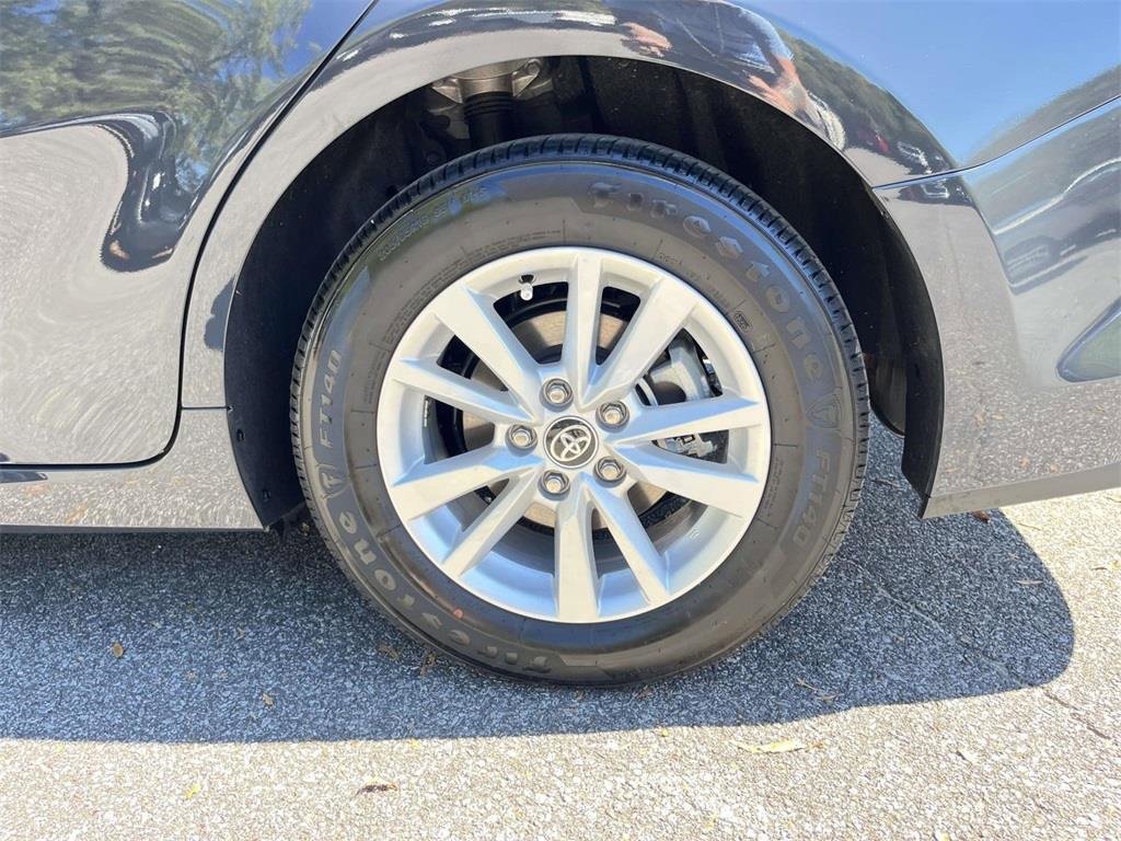 Used 2025 Toyota Camry LE image 9
