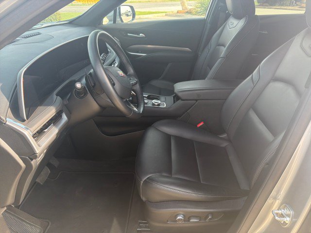 Used 2025 Cadillac XT4 Premium Luxury FWD image 5