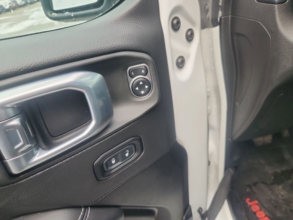 Used 2021 Jeep Wrangler Unlimited Sahara image 12