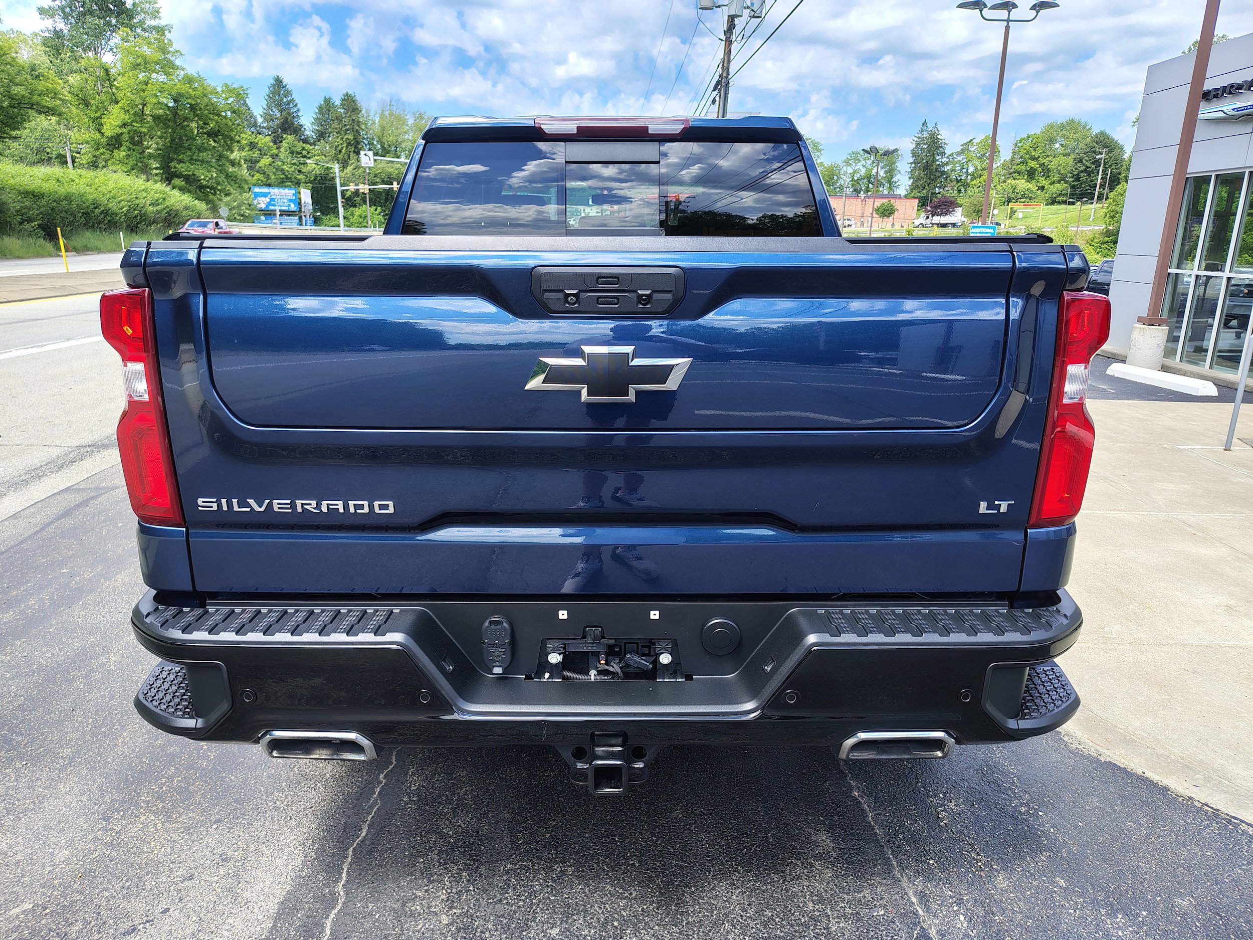 Used 2021 Chevrolet Silverado 1500 LT Trail Boss w/ Convenience Package II AWD/4WD image 8