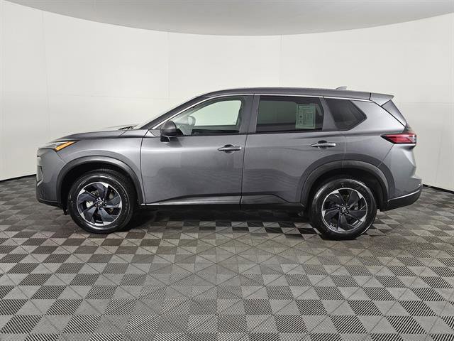 Used 2025 Nissan Rogue SV image 8