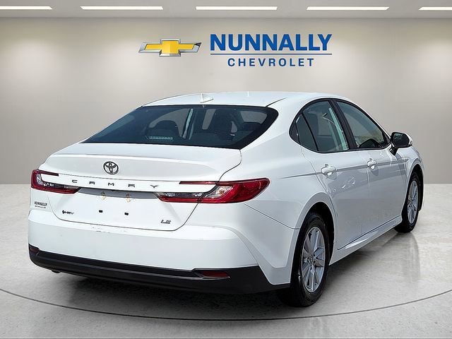 Used 2025 Toyota Camry LE image 5