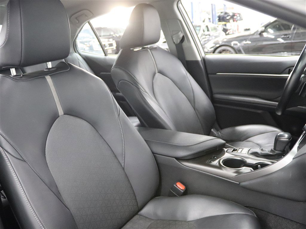 Used 2023 Toyota Camry XSE image 15