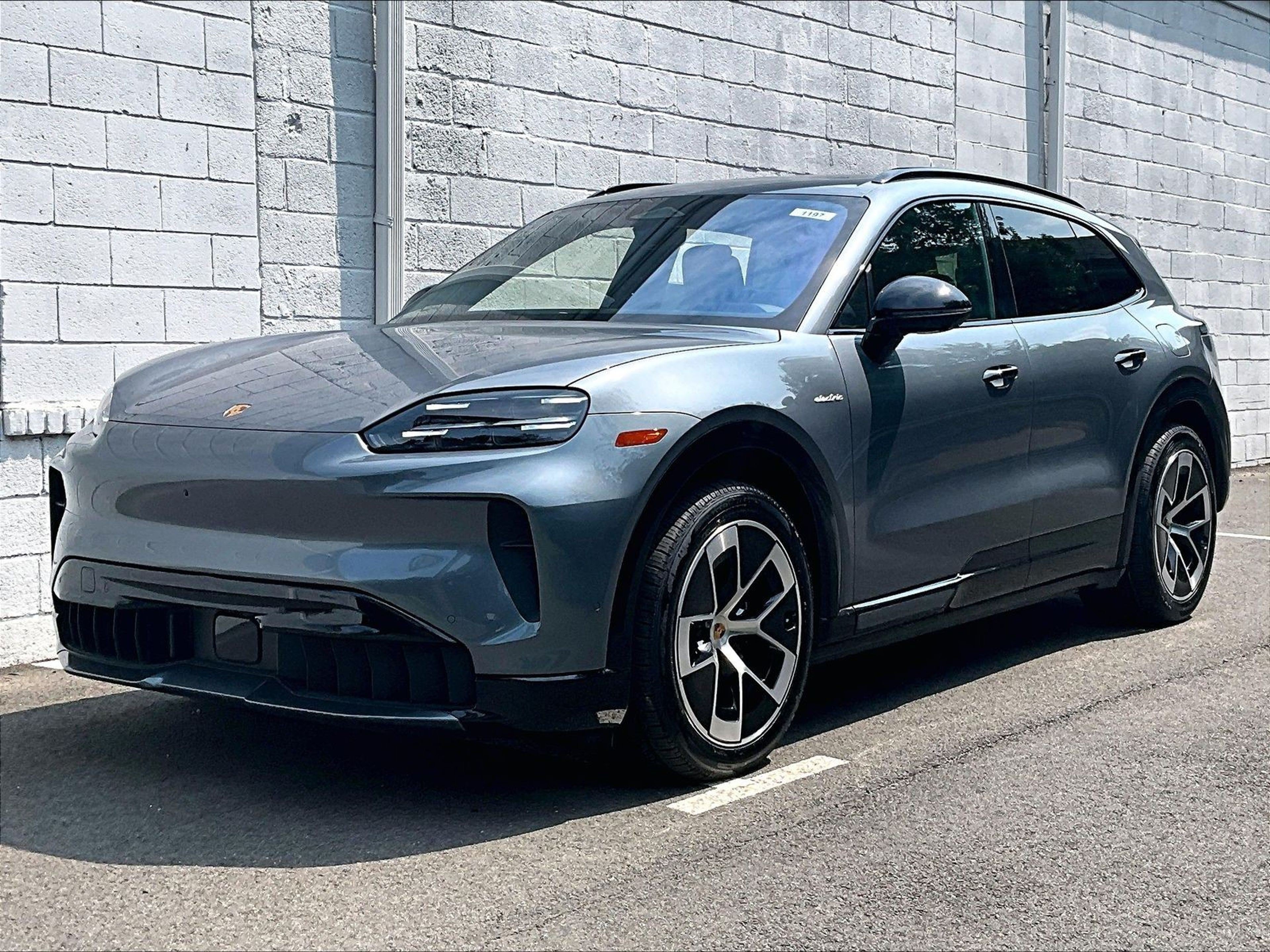New 2026 Porsche Cayenne Electric AWD/4WD image 1
