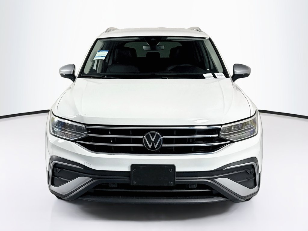 Used 2024 Volkswagen Tiguan Wolfsburg Edition AWD/4WD image 2