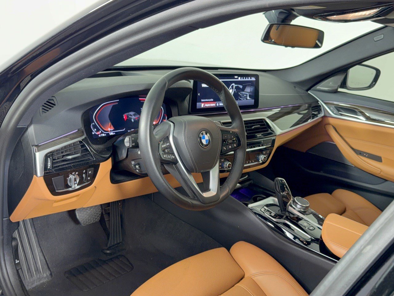 Used 2023 BMW 530i w/ Premium Package RWD image 4