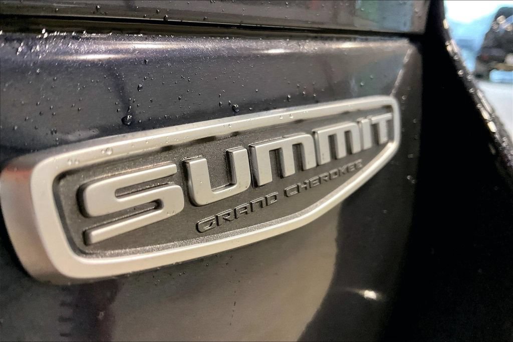 Used 2024 Jeep Grand Cherokee L Summit w/ Advanced Protech Group IV AWD/4WD image 24