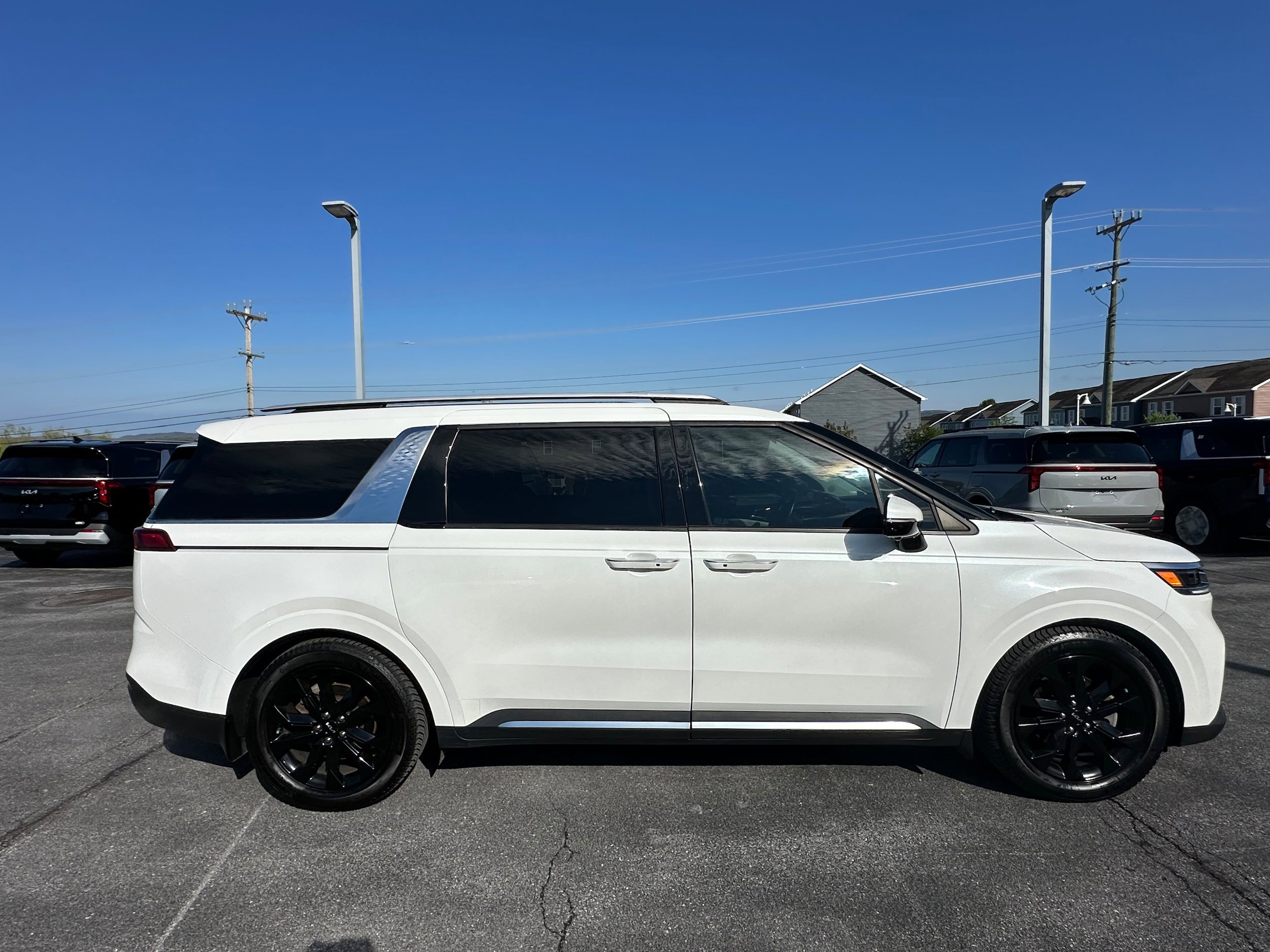 Used 2022 Kia Carnival SX Prestige FWD image 4