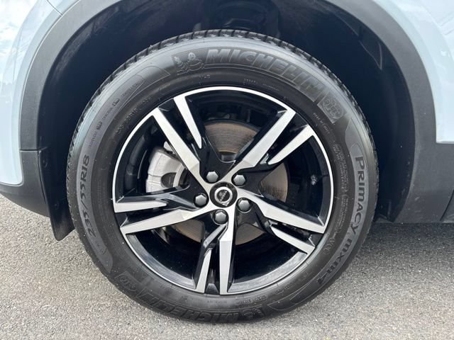 Certified 2025 Volvo XC40 B5 Core AWD/4WD image 9