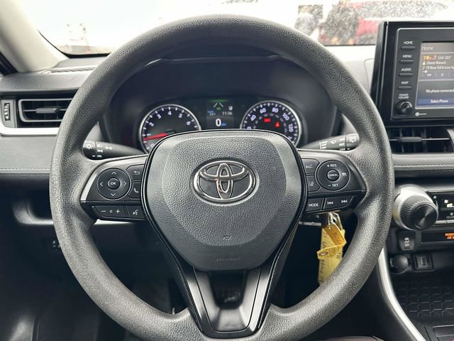 Used 2021 Toyota RAV4 LE image 13