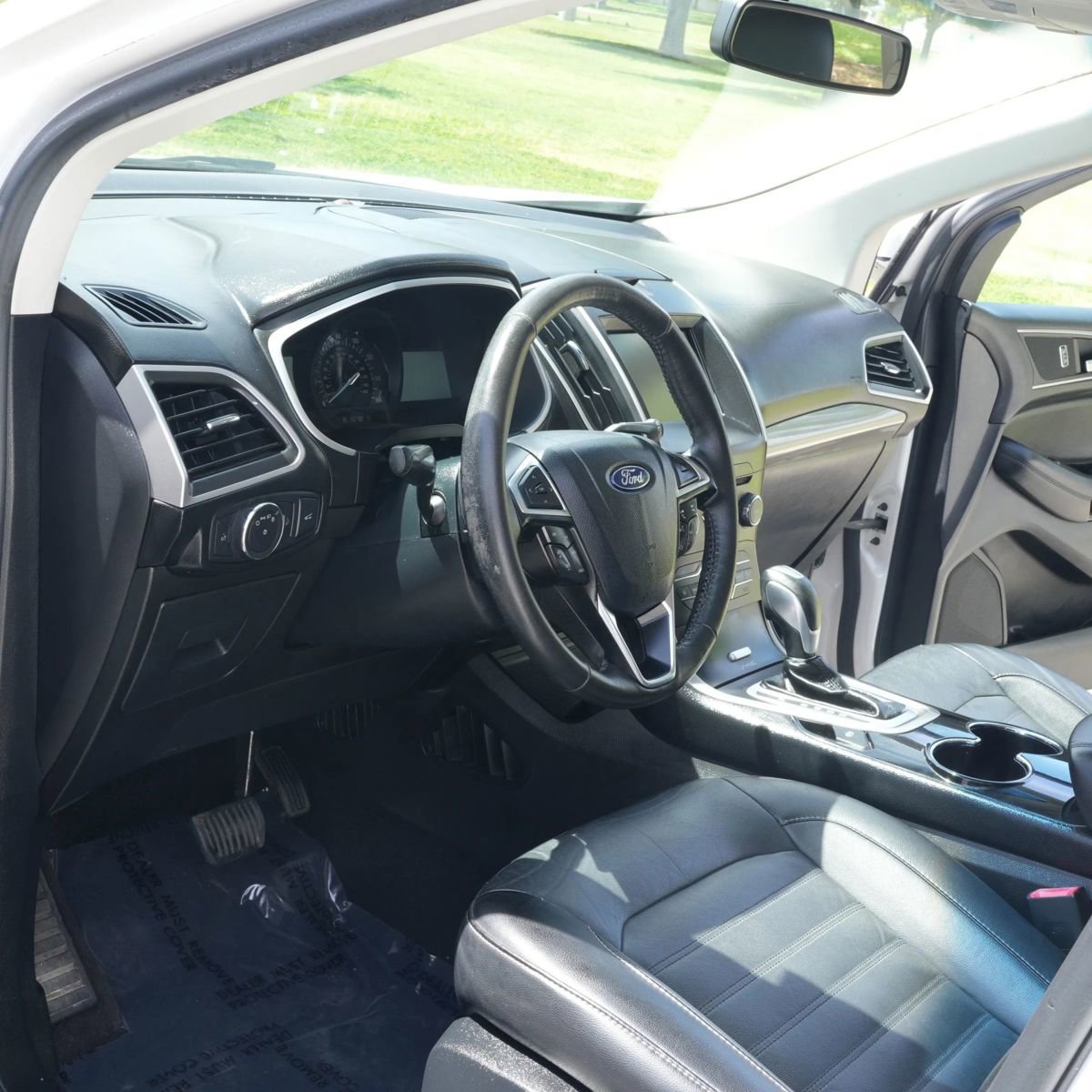 Used 2015 Ford Edge SEL w/ Equipment Group 201A FWD image 2