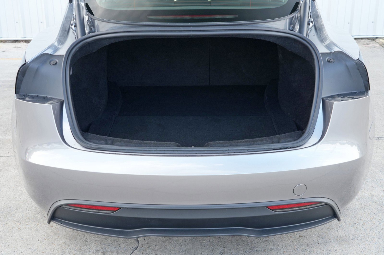 Used 2025 Tesla Model 3 Long Range image 10