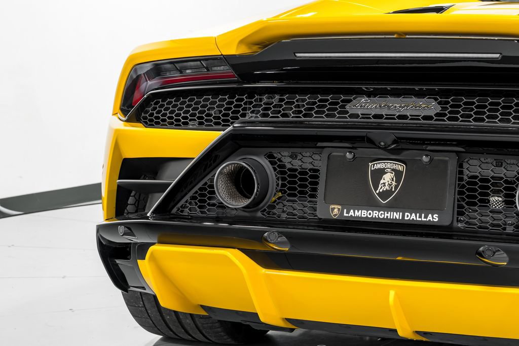 Used 2022 Lamborghini Huracan EVO RWD image 57