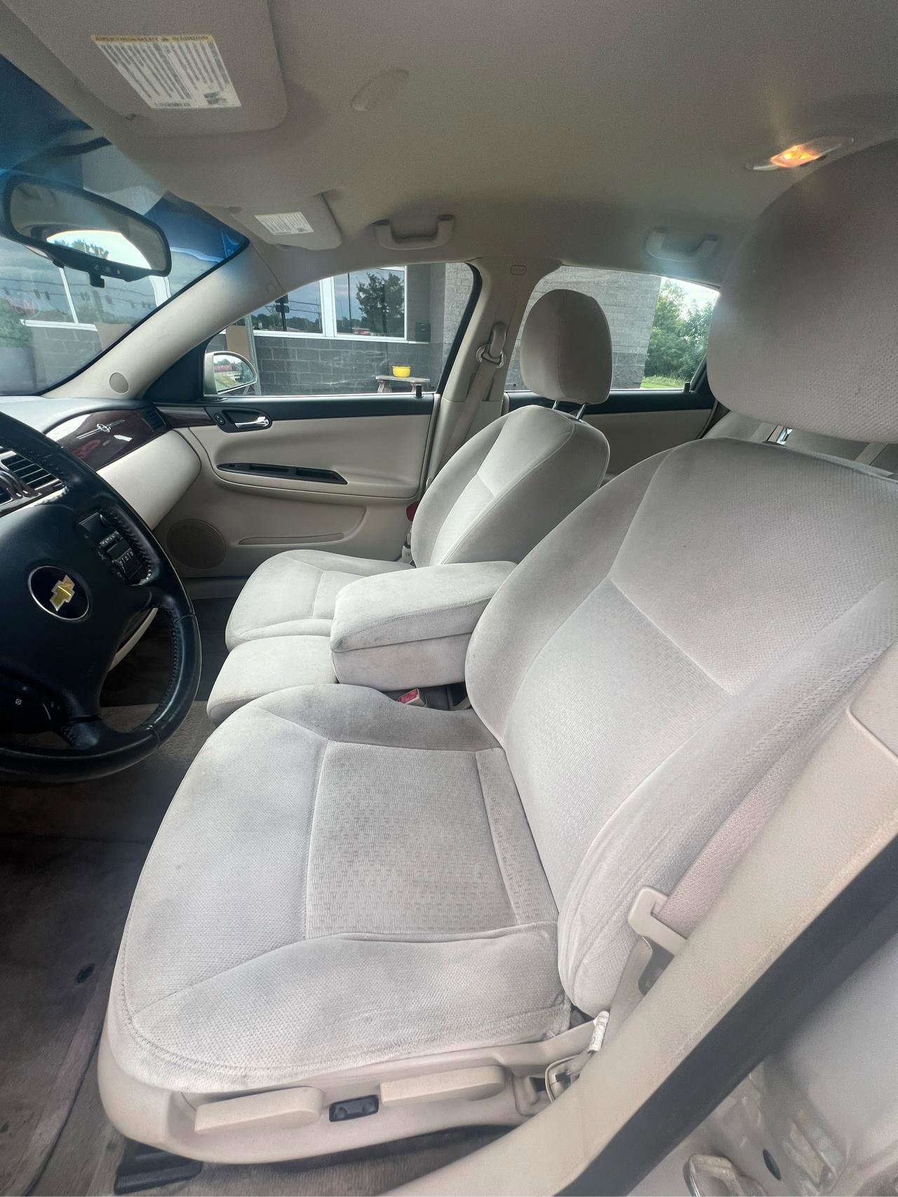 Used 2011 Chevrolet Impala LT image 12