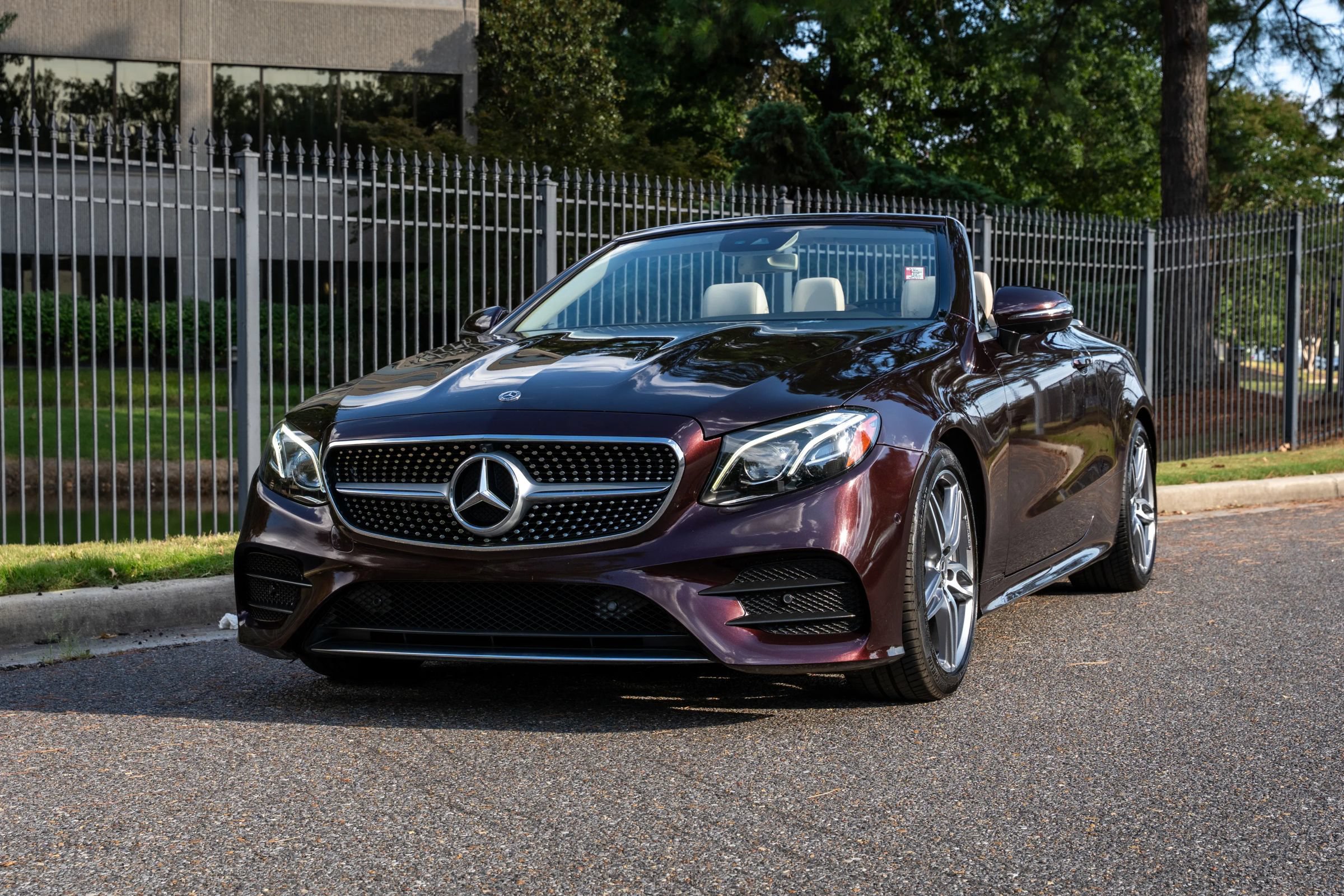 Used 2019 Mercedes-Benz E 450 Cabriolet image 2