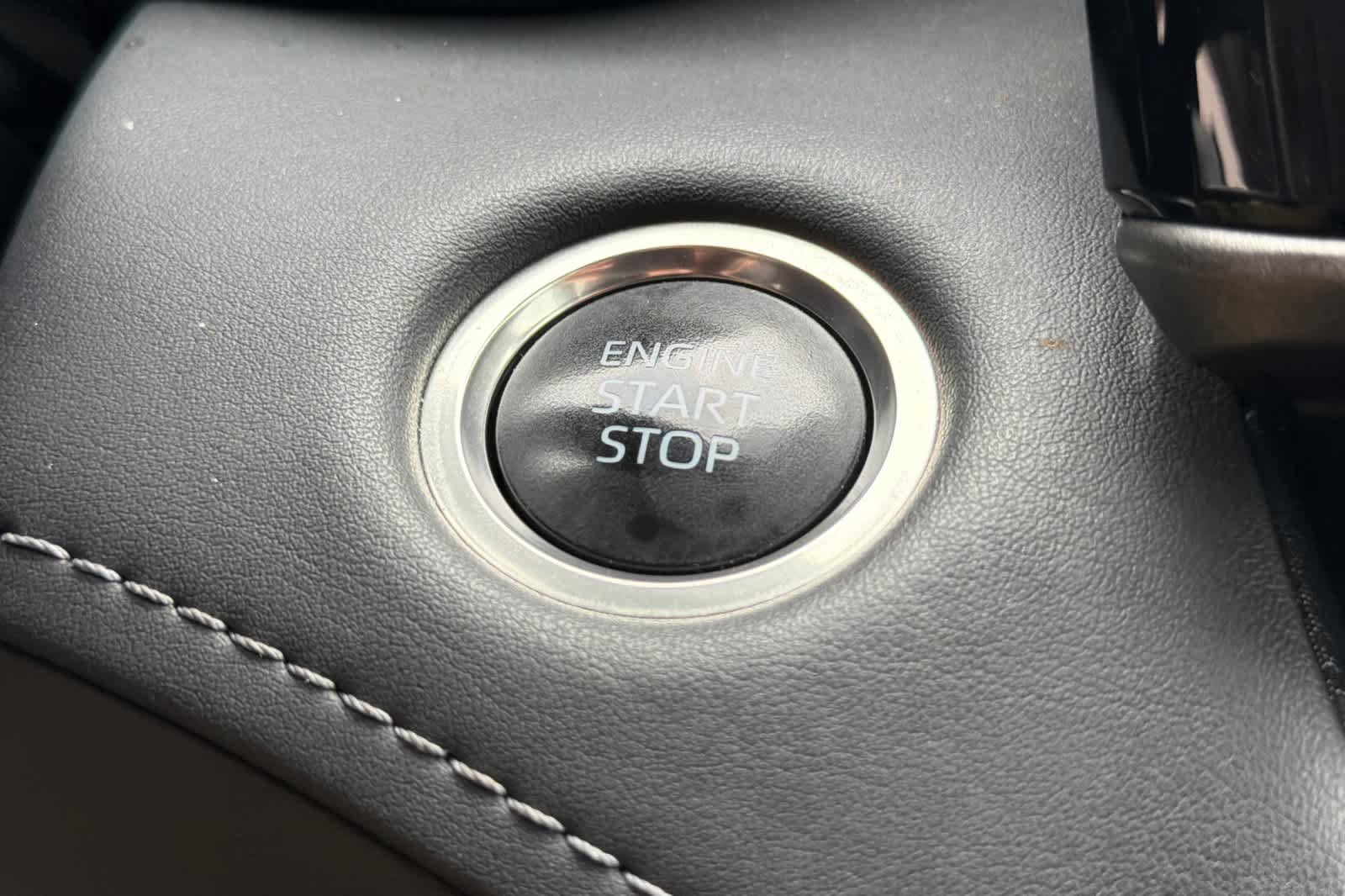 Used 2024 Toyota Highlander XLE AWD/4WD image 24