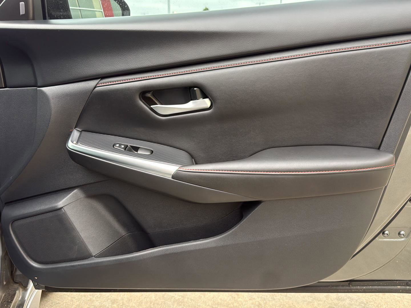 Used 2025 Nissan Sentra SR w/ Lighting Package FWD image 32