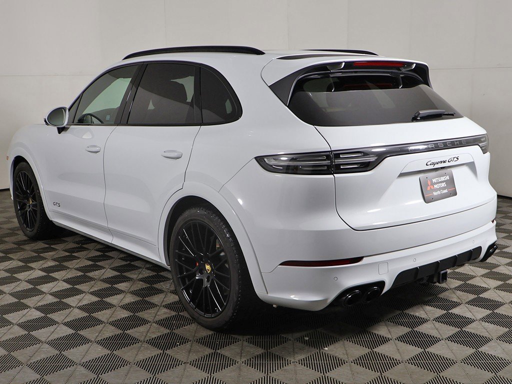 Used 2022 Porsche Cayenne GTS image 12