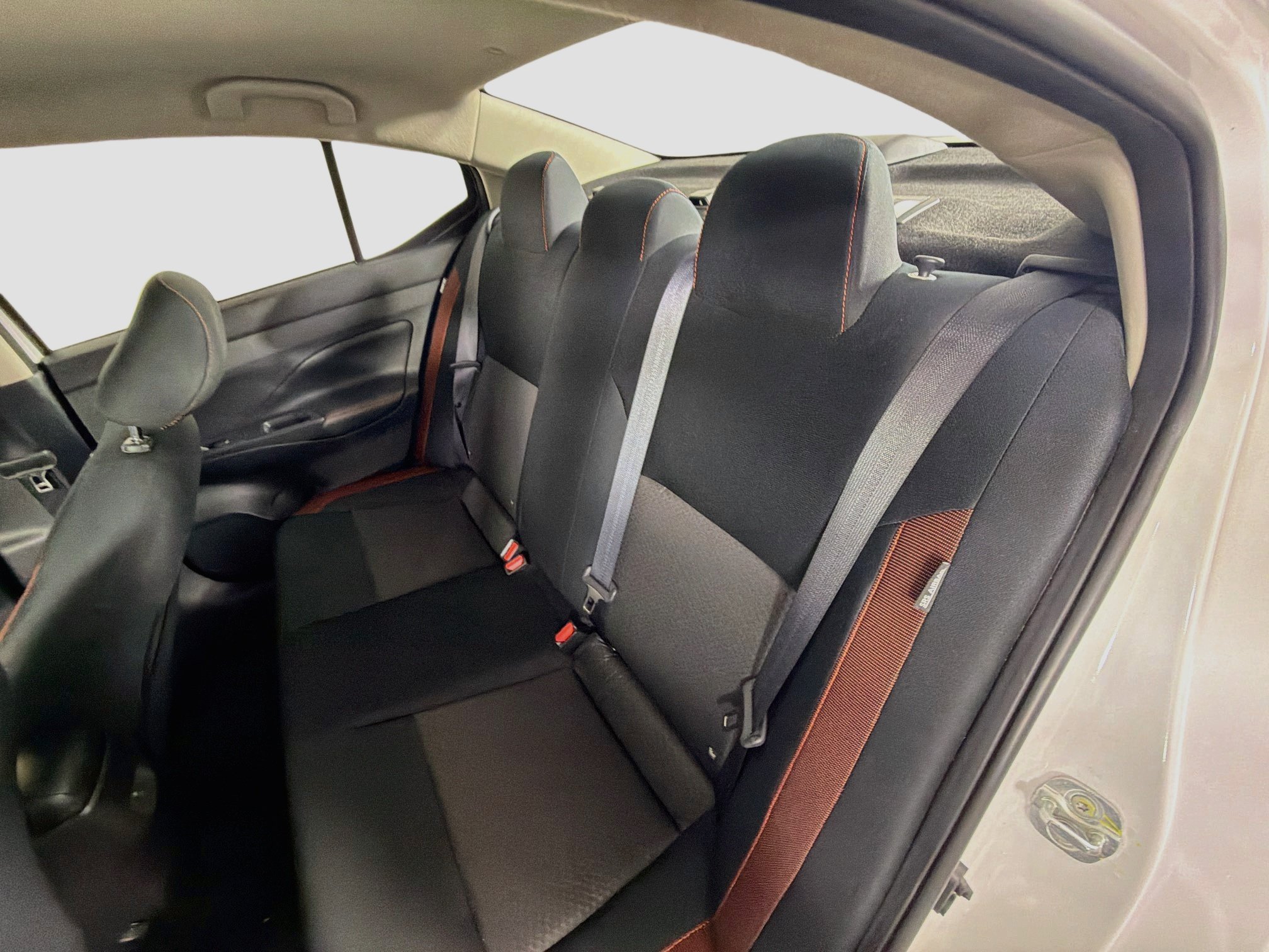 Used 2024 Nissan Versa SR FWD image 25