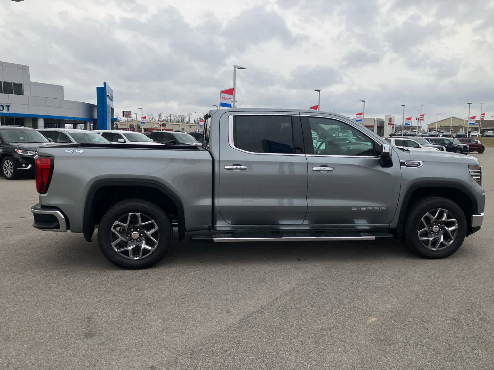 New 2026 GMC Sierra 1500 SLT w/ SLT Premium Package image 8