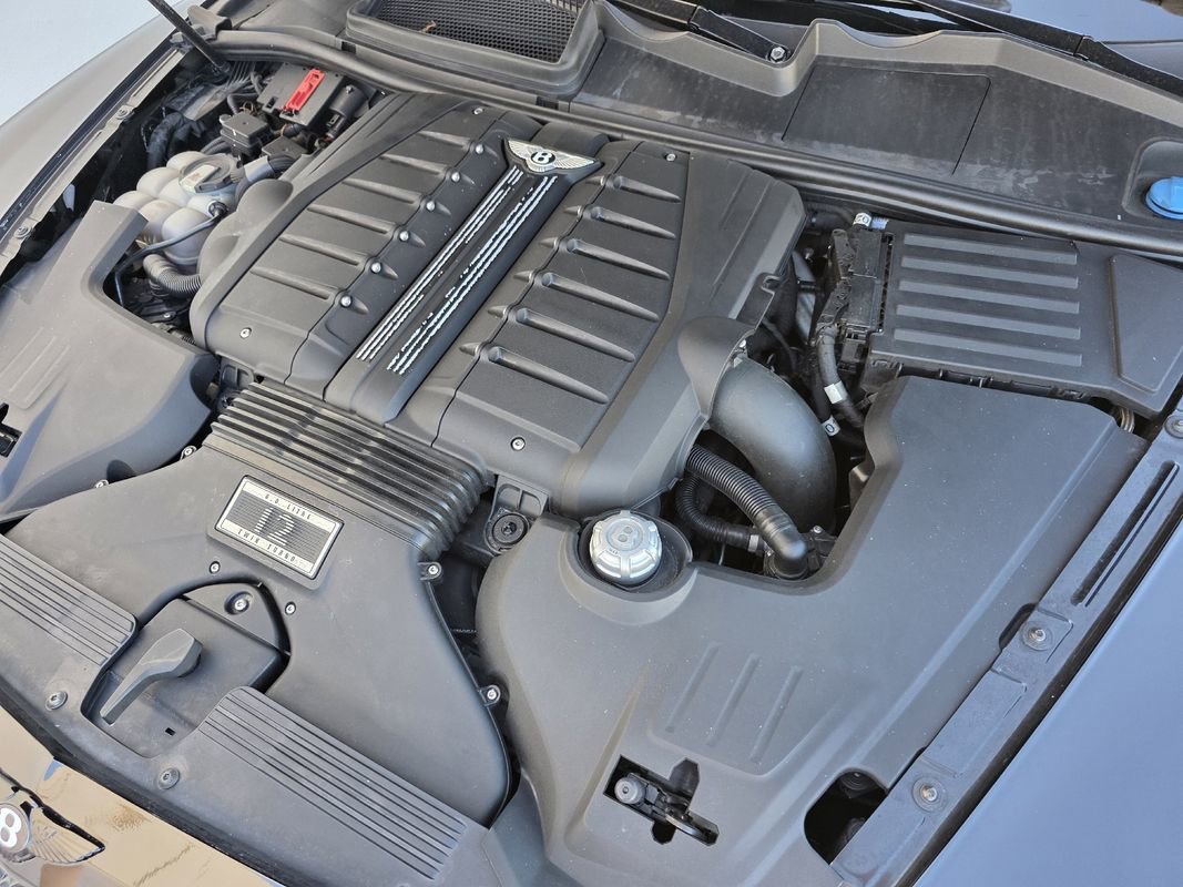 Used 2017 Bentley Bentayga image 36