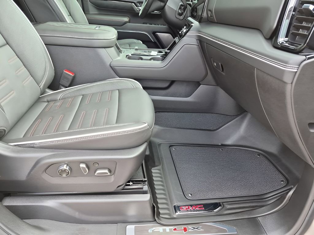 Used 2026 GMC Sierra 2500 AT4X w/ LPO, Black Badging Package image 19