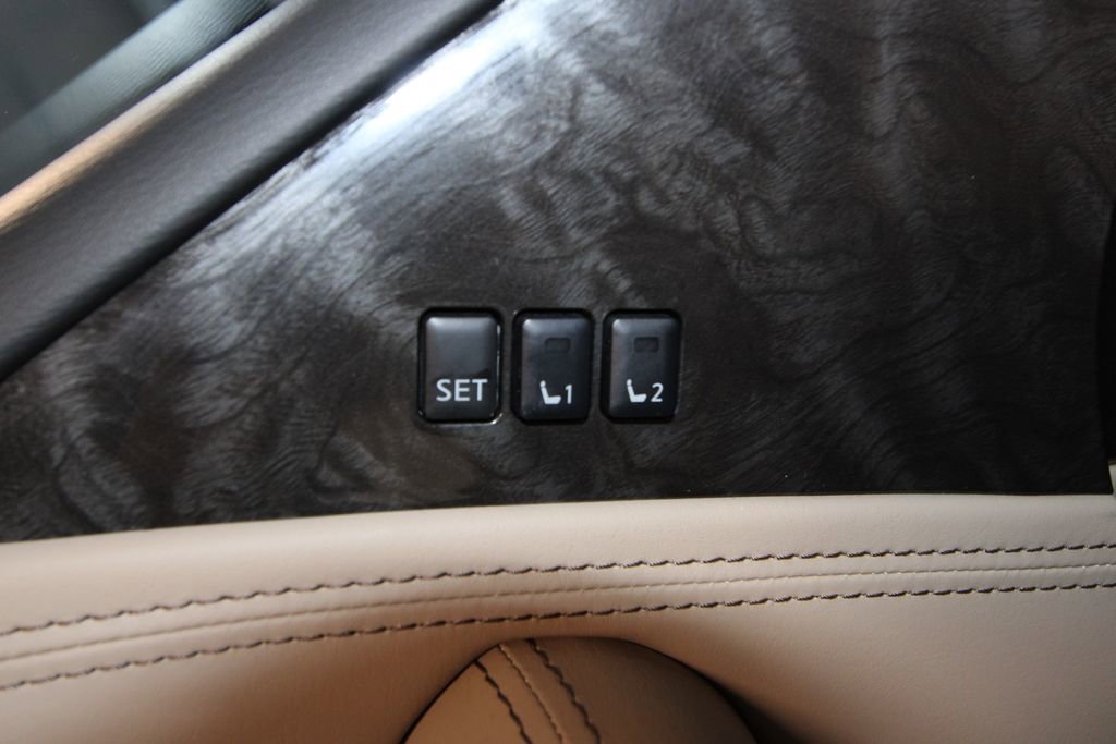 Used 2024 Nissan Armada Platinum w/ Captain's Chairs Package image 10